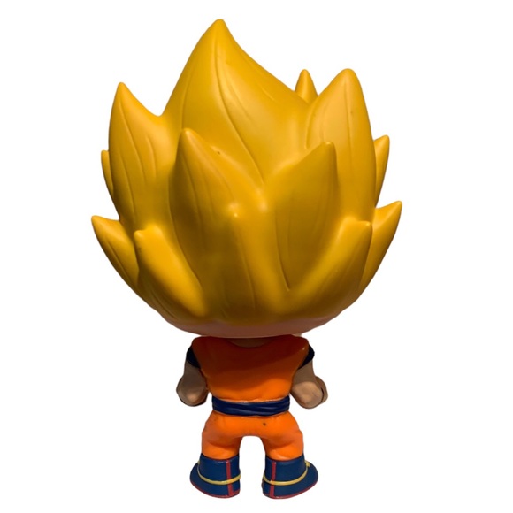 Goku Funko pop, mighty marvel muggs Ant Man and 5 Star Dumboldor - Picture 3 of 8